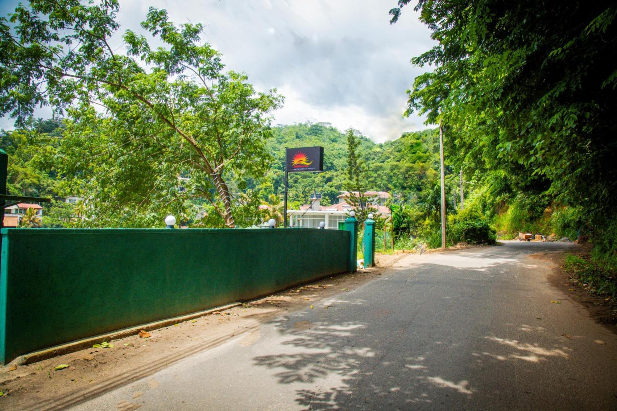 Sunbloom Inn Kandy Extérieur photo